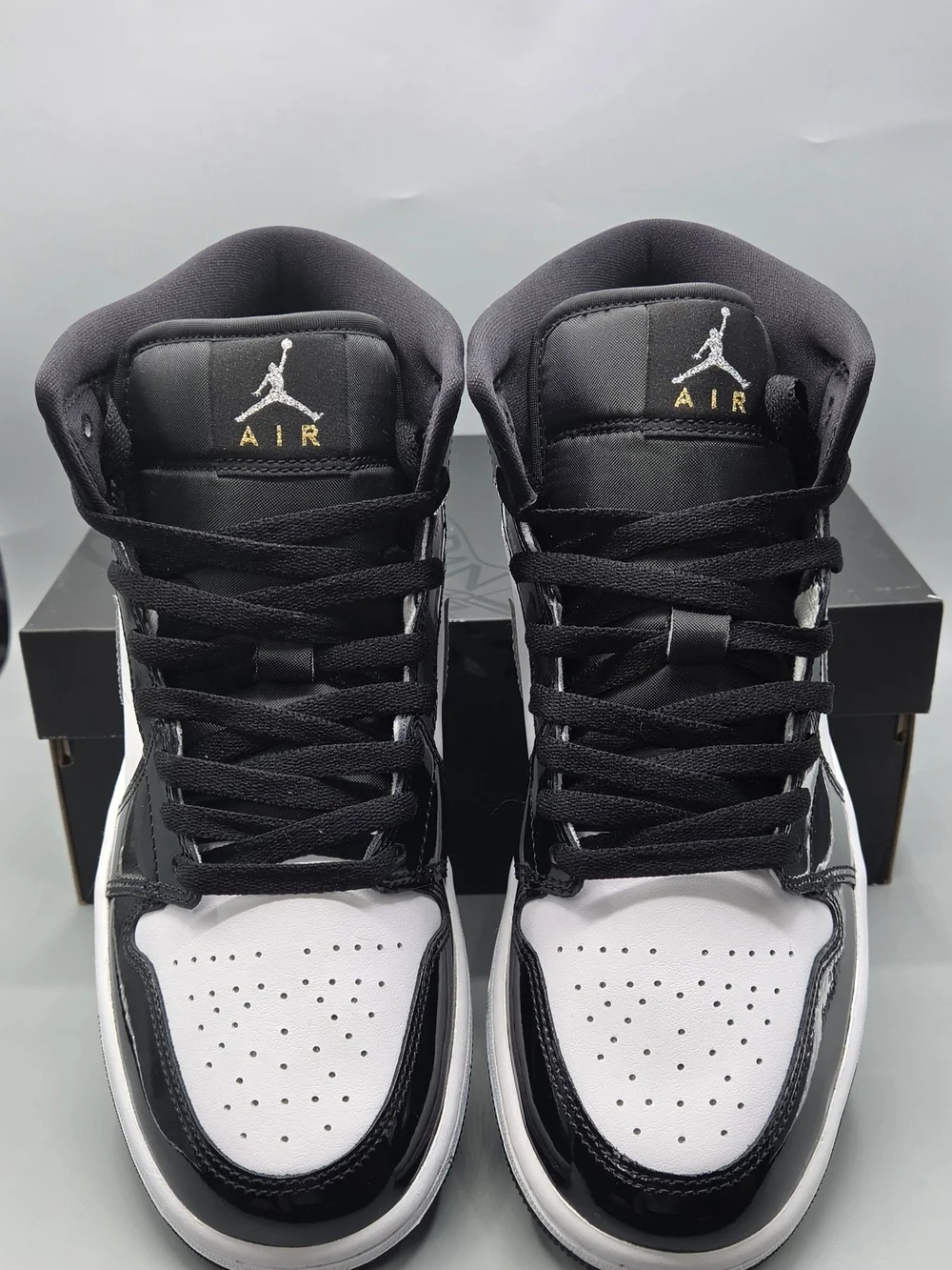 NEW Nike Air Jordan 1 Mid SE Black White Metallic Silver – Men’s Size 8.5